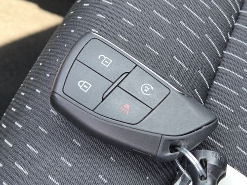 Used 2025 Chevrolet Equinox LT w/ Safety and Technology Package FWD image 32