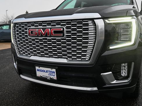 Used 2023 GMC Yukon XL Denali image 11