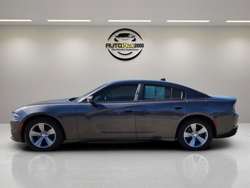 Used 2018 Dodge Charger SXT Plus image 5