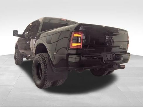 Used 2023 RAM 3500 Laramie w/ Night Edition image 8