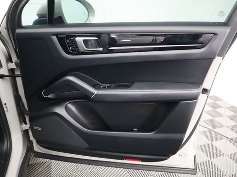 Used 2021 Porsche Cayenne image 26