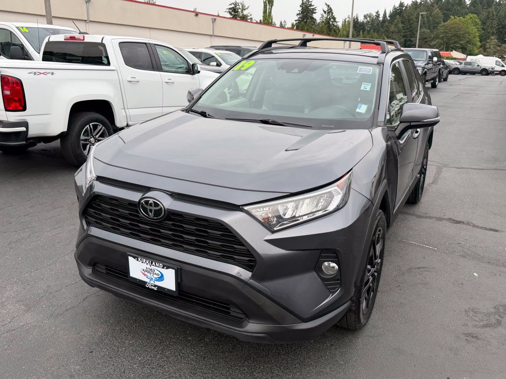 Used 2019 Toyota RAV4 XLE Premium w/ Cold Weather Package AWD/4WD image 4