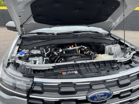 Used 2025 Ford Explorer Active w/ Active Comfort Package RWD image 22