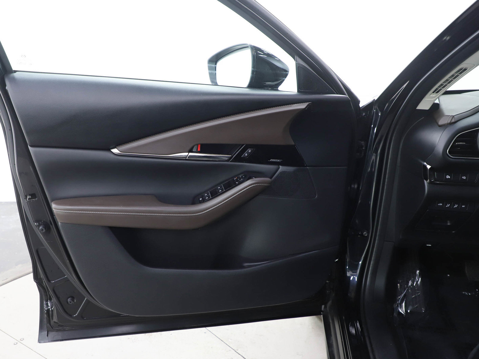 Used 2024 MAZDA CX-30 AWD 2.5 S w/ Premium Package image 18