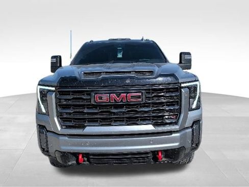Used 2024 GMC Sierra 2500 AT4 w/ Technology Package AWD/4WD image 9