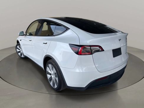 Used 2021 Tesla Model Y Long Range AWD/4WD image 3
