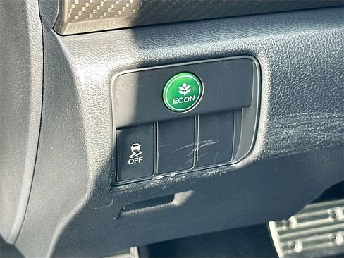 Used 2017 Honda Accord Sport image 10