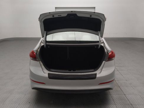 Used 2017 Hyundai Elantra SE FWD image 29