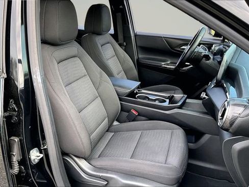 Used 2025 Chevrolet Equinox LT image 27