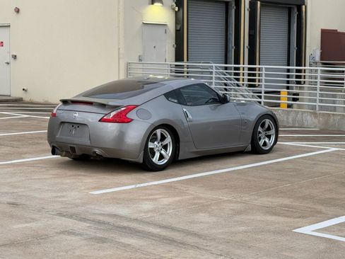 Used 2009 Nissan 370Z Touring RWD image 8