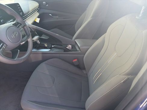 Certified 2025 Hyundai Elantra Sport image 9