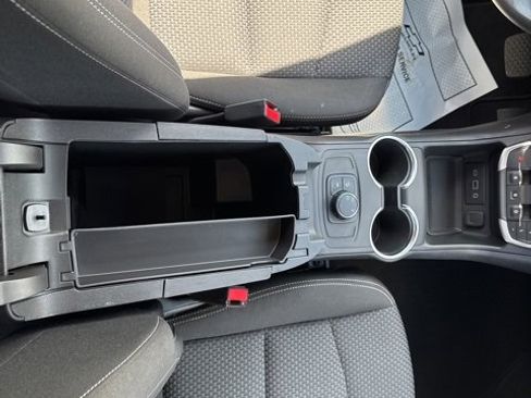 Used 2024 GMC Terrain SLE image 21