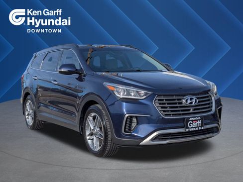 Used 2017 Hyundai Santa Fe SE image 1