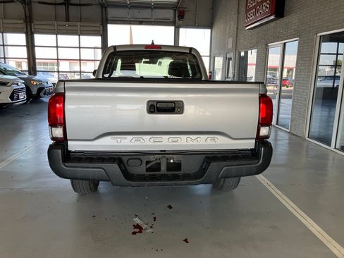 Used 2022 Toyota Tacoma SR RWD image 5