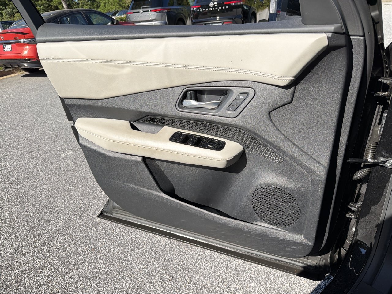 Certified 2023 Nissan Ariya FWD image 14