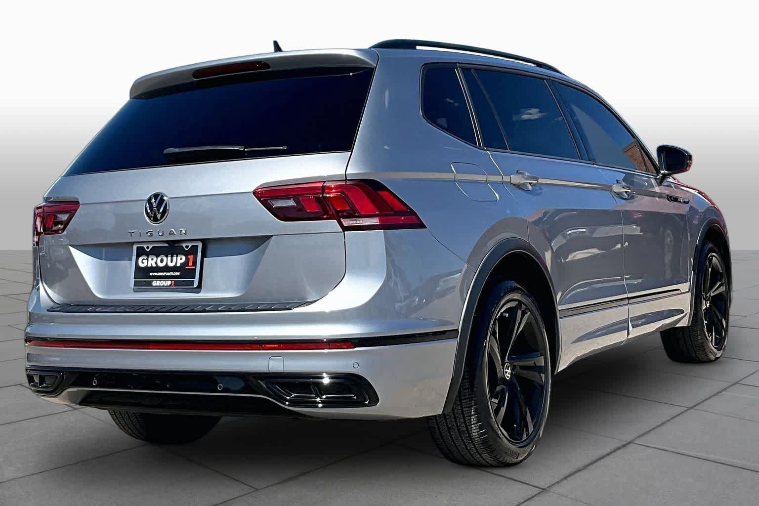 Used 2024 Volkswagen Tiguan SE R-Line FWD image 13
