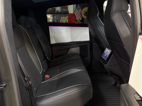 Used 2024 Tesla Cybertruck AWD Crew Cab image 20