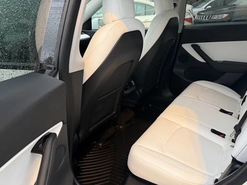 Used 2021 Tesla Model Y Long Range image 22