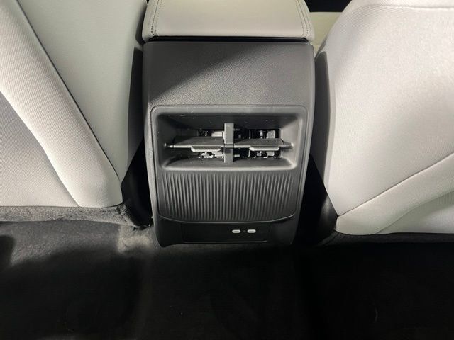 Used 2026 Jeep Cherokee Laredo AWD/4WD image 38