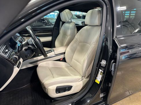 Used 2013 BMW 750i image 13