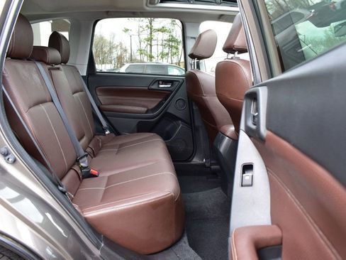 Used 2017 Subaru Forester 2.5i Touring AWD/4WD image 17