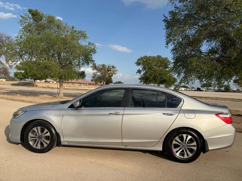 Used 2014 Honda Accord LX image 8