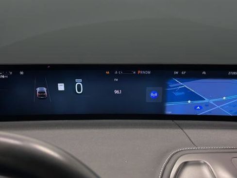 Used 2025 Ford Expedition Platinum image 17