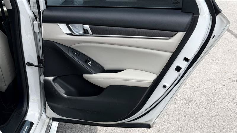Used 2018 Honda Accord Touring image 39