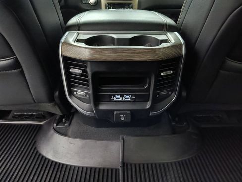 Used 2019 RAM 1500 Laramie AWD/4WD image 23