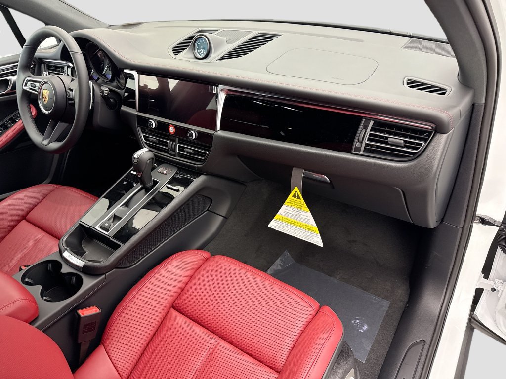 Used 2026 Porsche Macan AWD/4WD image 20