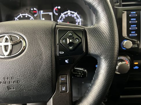 Used 2023 Toyota 4Runner 40th Anniversary SE AWD/4WD image 33