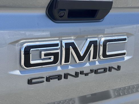 New 2026 GMC Canyon Elevation w/ LPO, Black Badging Package RWD image 26