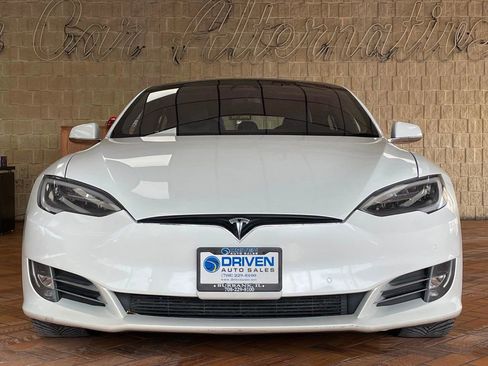 Used 2020 Tesla Model S Long Range Plus image 3