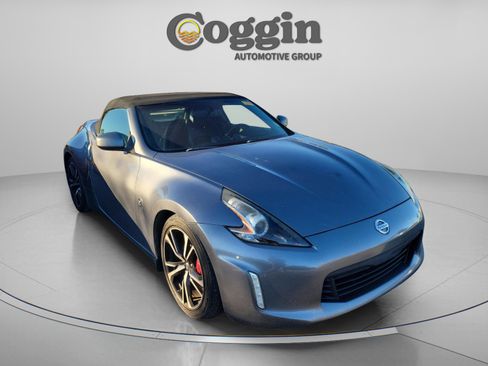 Used 2018 Nissan 370Z Touring Sport image 7