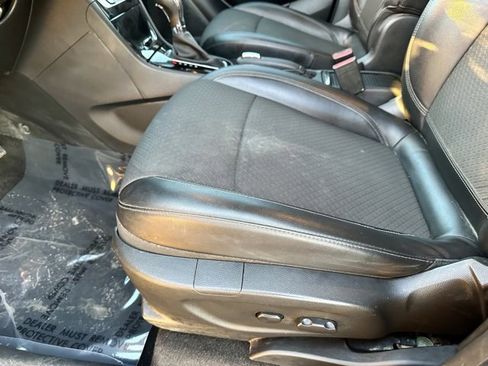 Used 2019 Buick Encore Preferred image 14