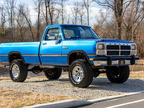 Used 1992 Dodge D/W Truck 250 image 3