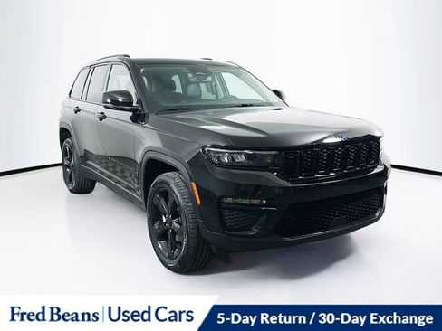 Used 2023 Jeep Grand Cherokee Limited w/ Black Appearance Package image 1