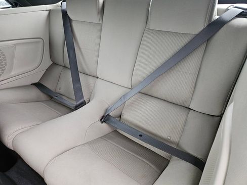 Used 2010 Ford Mustang Convertible image 13