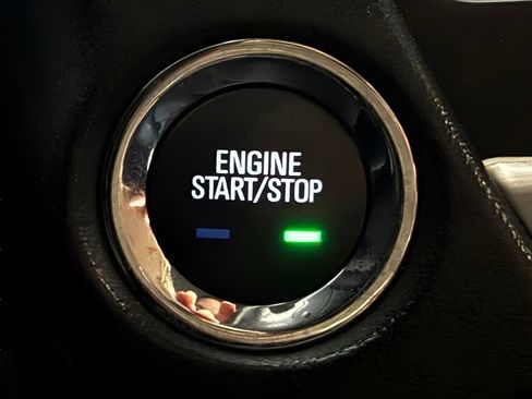 Used 2018 GMC Yukon Denali image 18