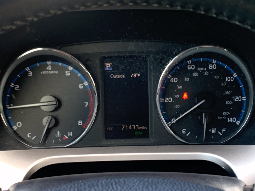 Used 2018 Toyota RAV4 Limited w/ All Weather Liner Package FWD image 9