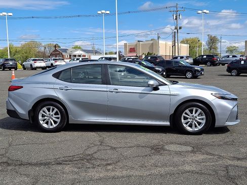 Certified 2025 Toyota Camry LE image 8