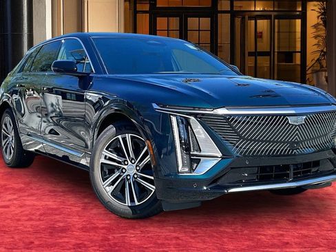 New 2026 Cadillac Lyriq Luxury w/ LPO, Floor Liner Package AWD/4WD image 2