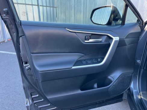 Used 2025 Toyota RAV4 XLE image 20