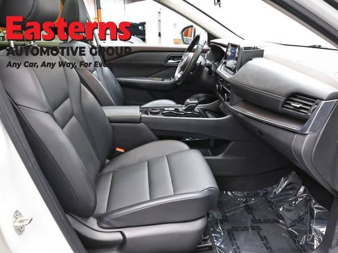 Used 2023 Nissan Rogue SV w/ SV Premium B Package AWD/4WD image 25