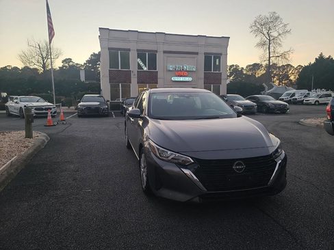 Used 2024 Nissan Sentra S image 1