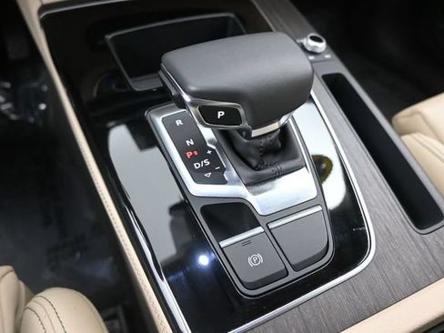 Used 2025 Audi Q5 2.0T Premium Plus w/ Premium Plus Package AWD/4WD image 17