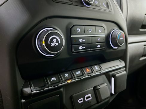 Used 2023 Chevrolet Silverado 1500 Custom image 15