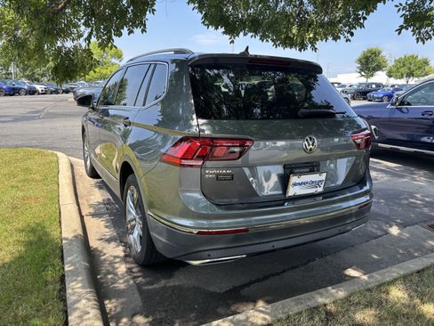 Used 2020 Volkswagen Tiguan SEL FWD image 17