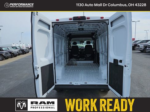 New 2025 RAM ProMaster 2500 w/ Quick Order Package 22G SLT image 11