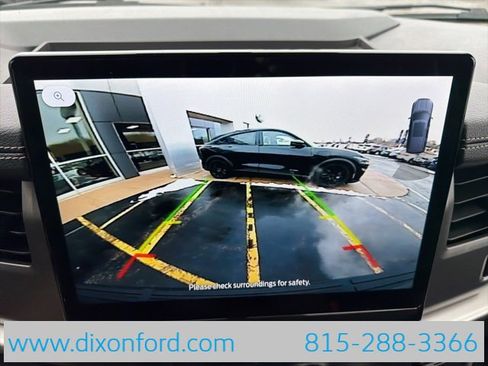 Used 2024 Ford Expedition XLT image 11